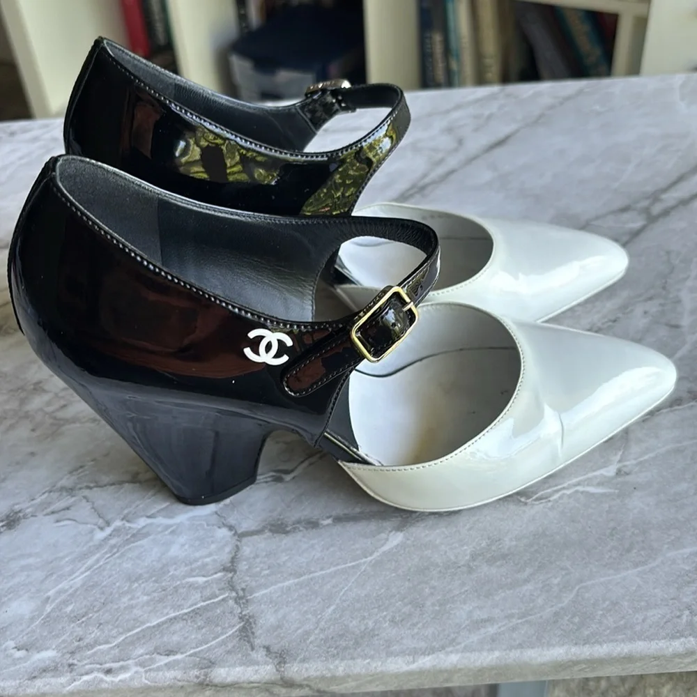 Chanel Black and White Women's block heels patent leather size 37 Resort 2020